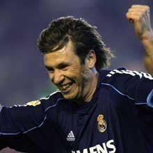 Антонио Кассано празднует свой гол в дебютном матче за "Реал" (©AFP)