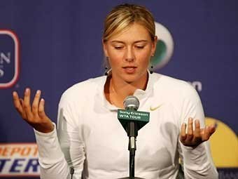 Мария Шарапова на пресс-конференции в Лос-Анджелесе. Фото AFP